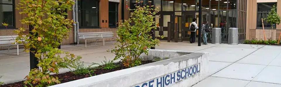 River Ridge Highschool – Exterior